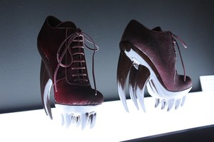 ユナイテッド ヌード×イリス ヴァン ヘルペンのコラボシューズ、ルミネ新宿で披露｜写真1