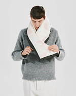 ビューティフルピープル“ダウンが透けて見える”リバーシブルコート、“断熱材”をイメージ｜写真15