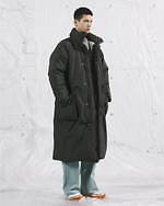 ビューティフルピープル“ダウンが透けて見える”リバーシブルコート、“断熱材”をイメージ｜写真11