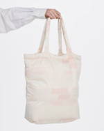 ビューティフルピープル“ダウンが透けて見える”リバーシブルコート、“断熱材”をイメージ｜写真8