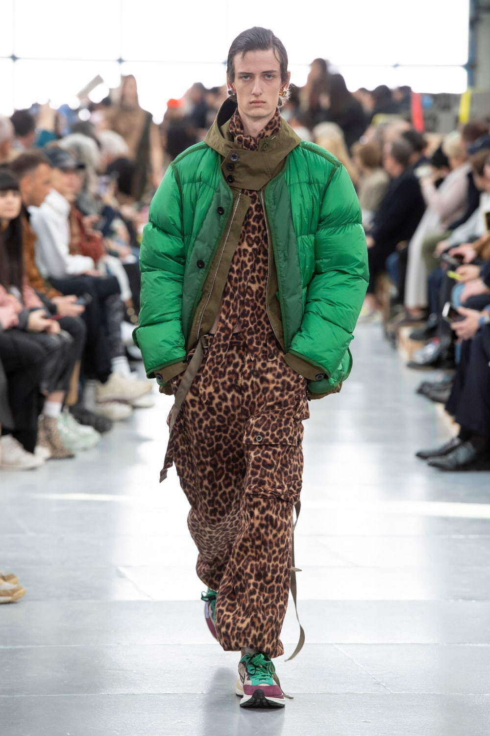 sacai×伊ブランド・テンシー“ハイブリッド”メンズミリタリーウェア、左右非対称モッズコートなど｜写真24