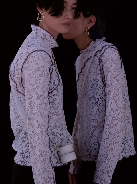 ミューラル“月下美人”の刺繍ドレス、限定パープルカラーで - アクセ感覚の円柱型ミニバッグも｜写真35