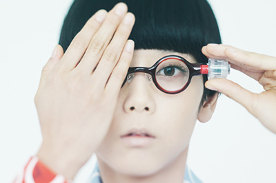 アドレンズ×アンリアレイジ 「AAプロジェクト」で渋谷に限定ショップ- 度数調節可能なメガネ発売