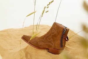 仏発「フリーランス」日本展開を本格スタート、職人による高級感＆遊び心溢れるパンプスやブーツ