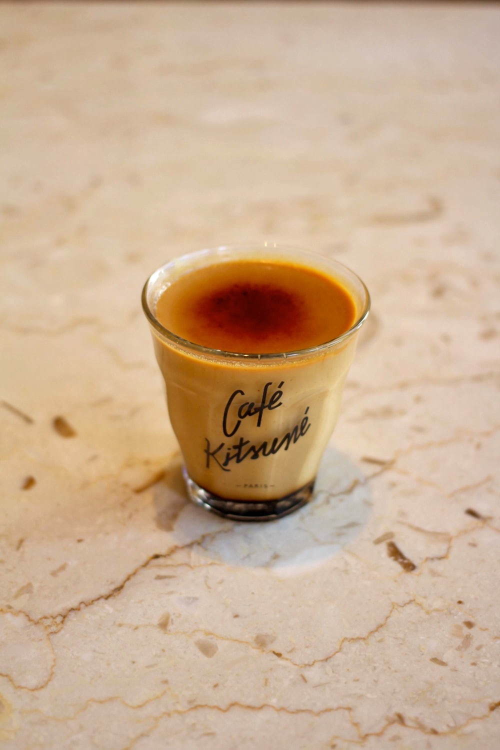 カフェ キツネ 青山店“和洋折衷”な新スイーツ、ほうじ茶香る苺ショートや抹茶エクレア｜写真3