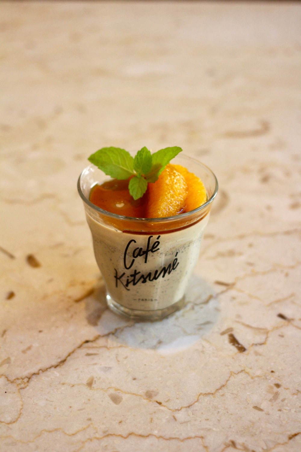 カフェ キツネ 青山店“和洋折衷”な新スイーツ、ほうじ茶香る苺ショートや抹茶エクレア｜写真2