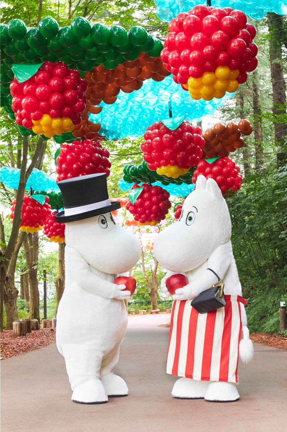 ムーミンバレーパーク“りんご＆ベリー”風船約3,600個で彩る空間演出イベント、限定パンケーキも｜写真2