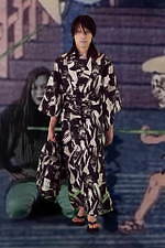 イクミ(IKUMI) 人間椅子｜写真23