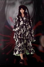 イクミ(IKUMI) 人間椅子｜写真24