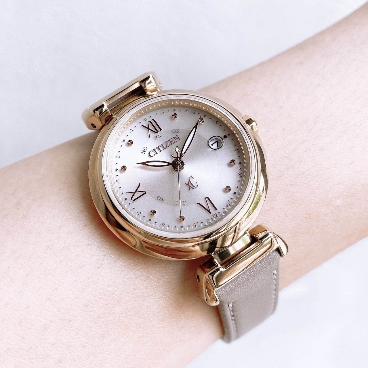 シチズン クロスシー新作レディース腕時計、“水面の波紋”着想ケース×透明感のあるカラーで｜写真15