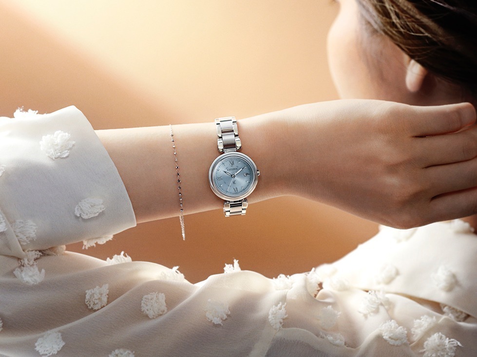 シチズン クロスシー新作レディース腕時計、“水面の波紋”着想ケース×透明感のあるカラーで｜写真19