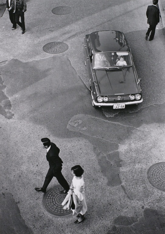 石元泰博《東京 街》1964-70年 東京都写真美術館蔵