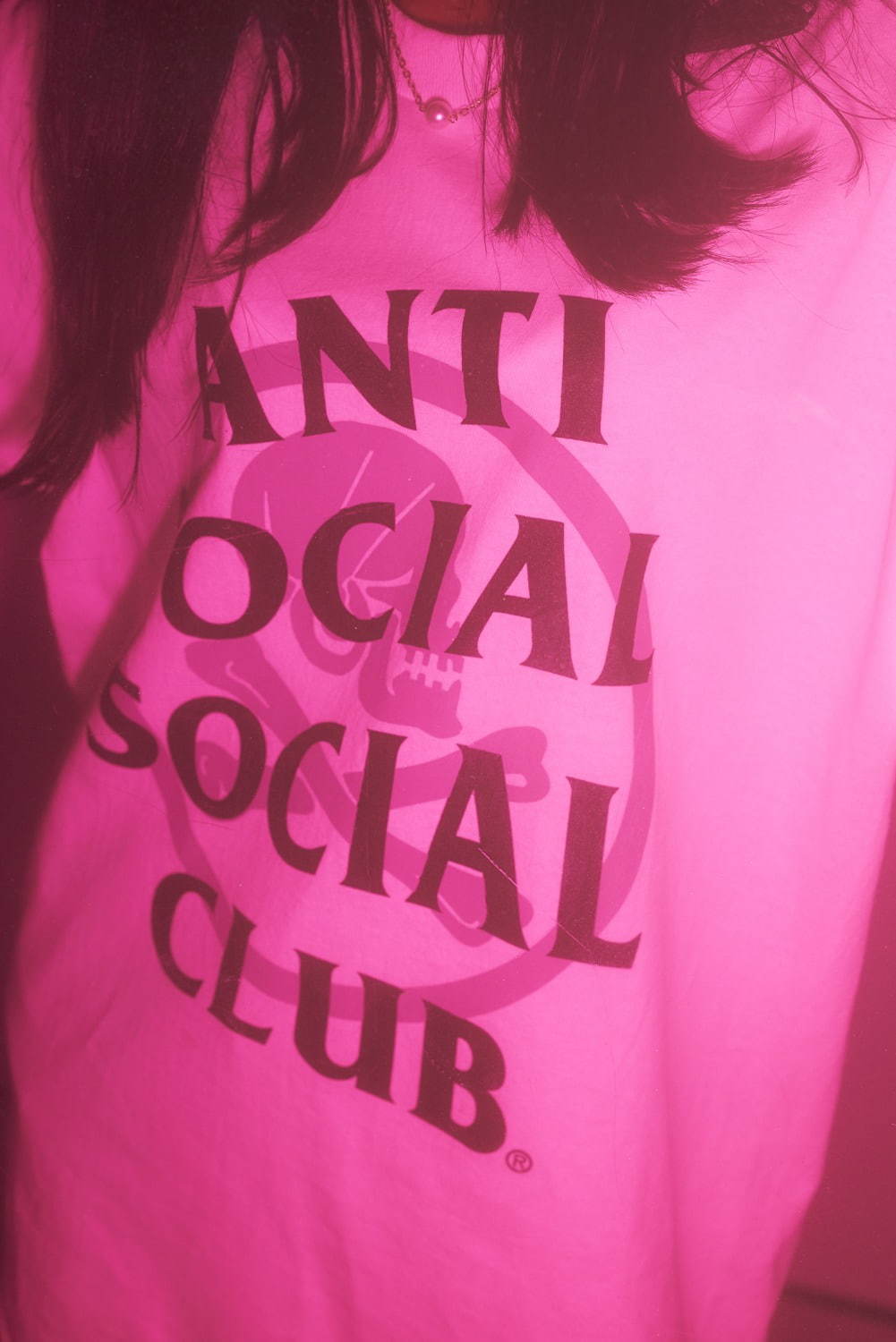 ネイバーフッド×アンチソーシャルソーシャルクラブ、“GET WEIRD”ロゴを配した原宿限定Tシャツ｜写真10