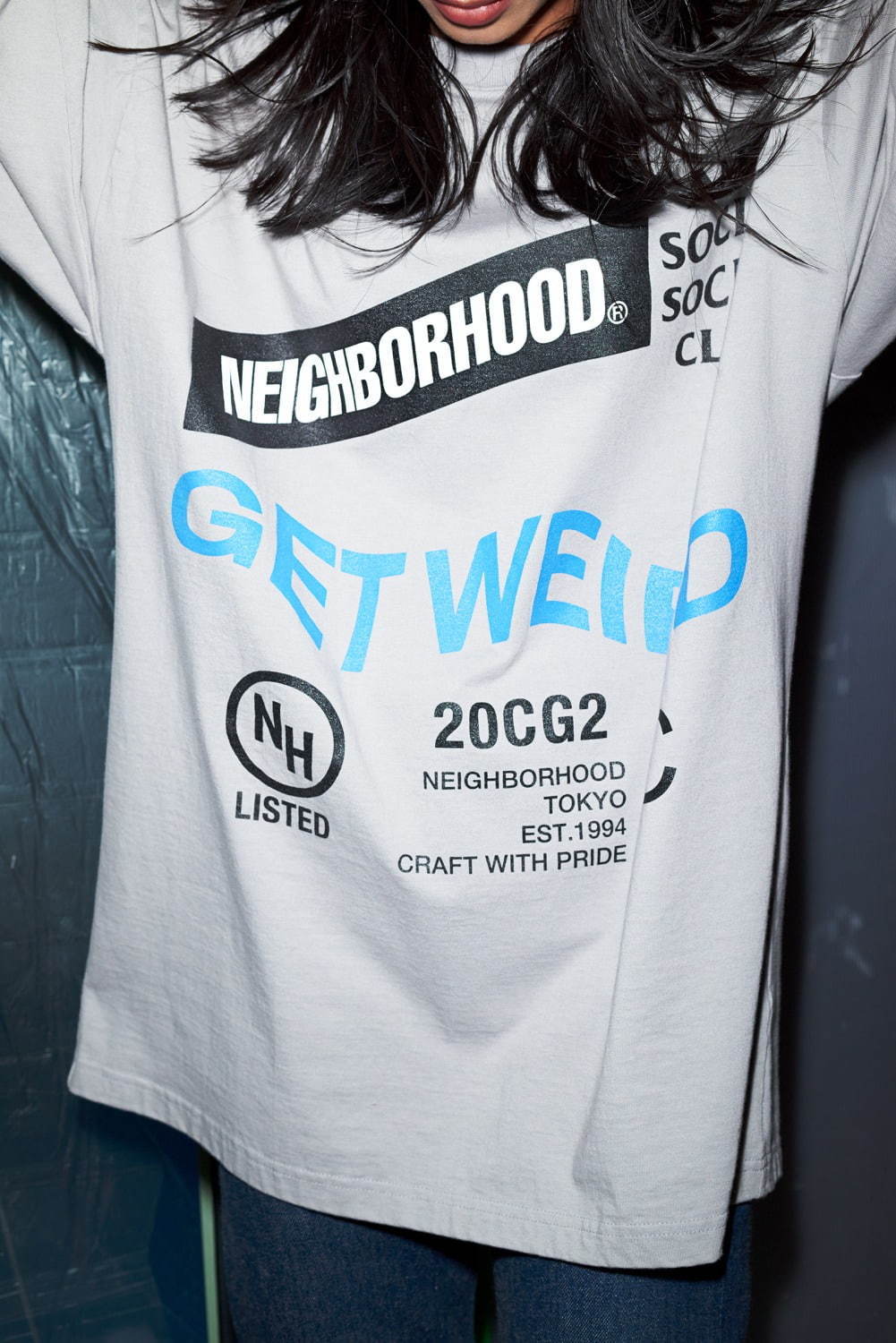 ネイバーフッド×アンチソーシャルソーシャルクラブ、“GET WEIRD”ロゴを配した原宿限定Tシャツ｜写真5