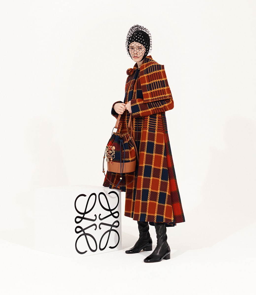 ロエベ(LOEWE) クッショントート｜写真6