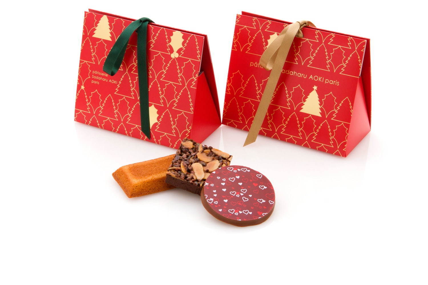 サダハル・アオキのクリスマス2020、ピスタチオ×ショコラのモミの木型ケーキ＆イチゴのマカロンケーキ｜写真8