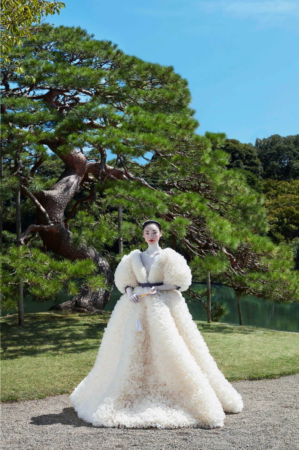 トモ コイズミのウェディングドレス、伝統的な日本の花嫁衣装が着想源｜写真3