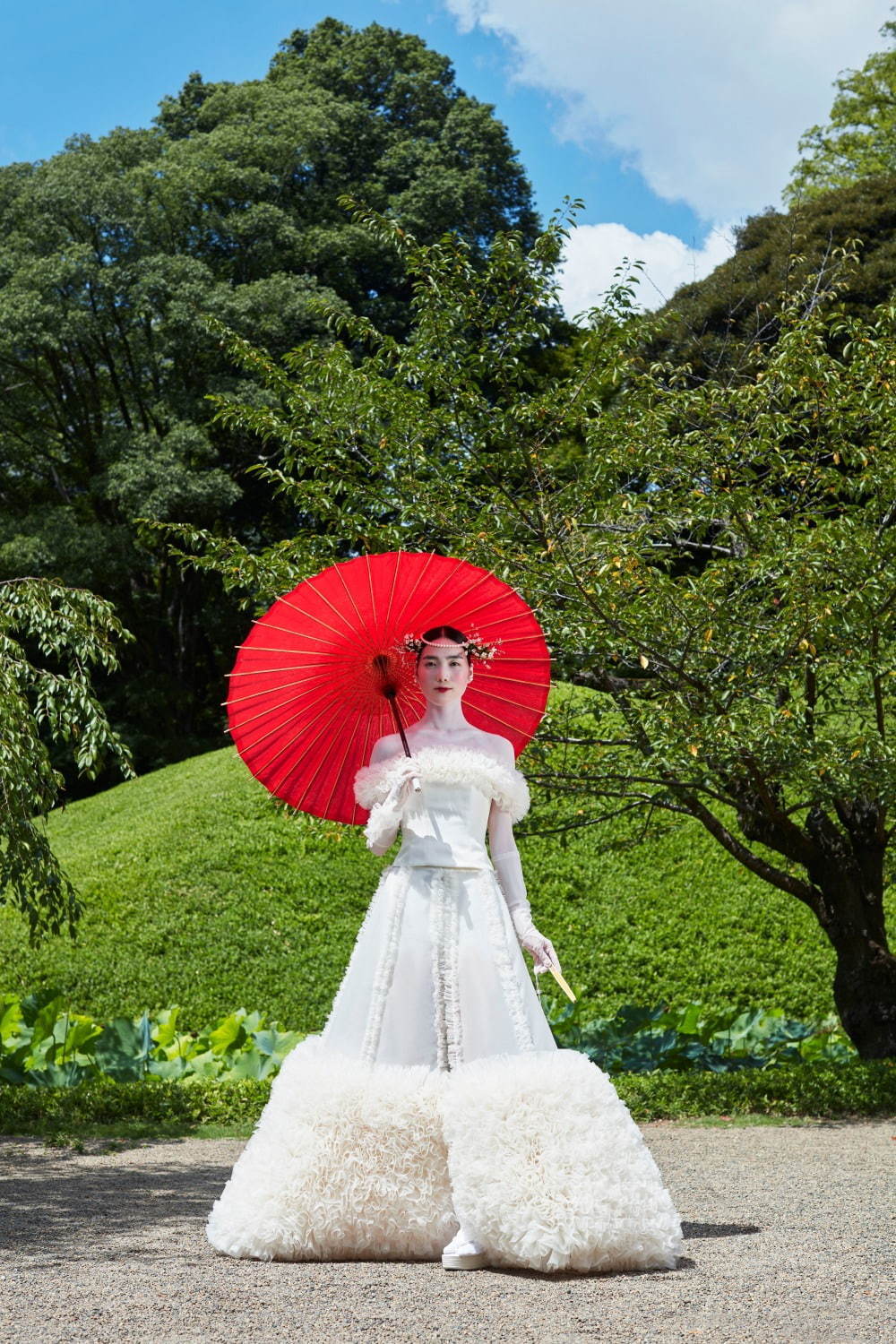 トモ コイズミのウェディングドレス 伝統的な日本の花嫁衣装が着想源 ファッションプレス