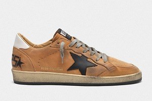 ゴールデン グースのスニーカー「ボールスター」伊勢丹新宿店限定色、ヴィンテージ加工を施して