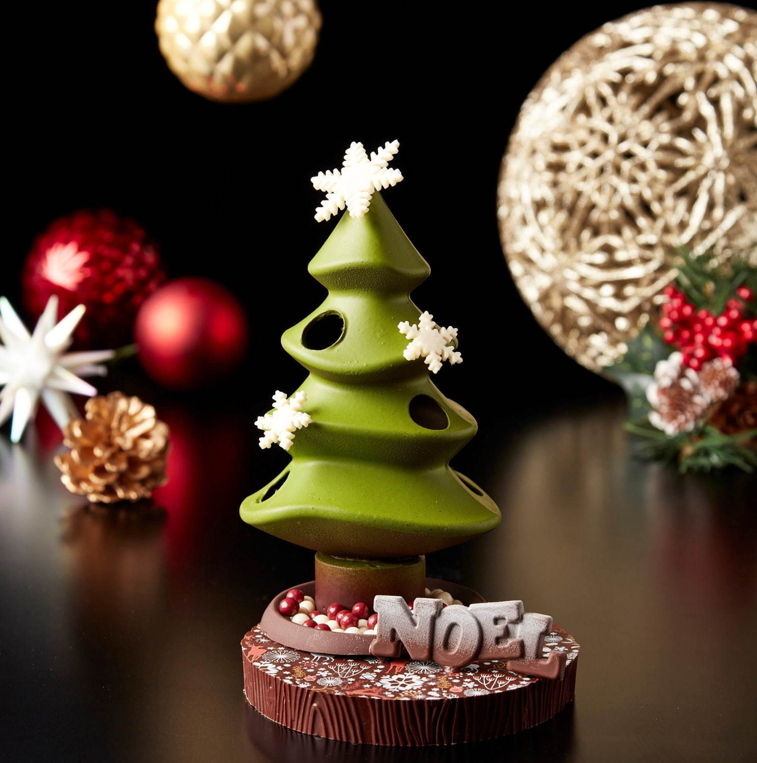 ザ・リッツ・カールトン東京のクリスマス2020“サンタ”や“ランタン”模ったケーキ、お菓子の家も｜写真6