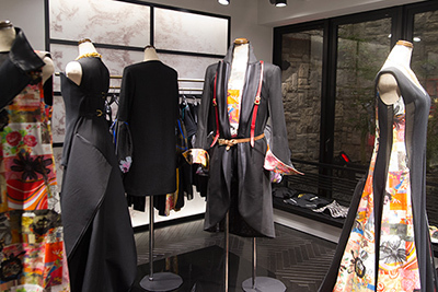 アライサラ(araisara)、東京・表参道に旗艦店「アライサラ 南青山店」