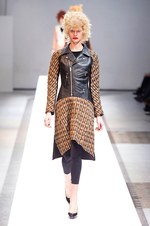 ジュンヤ ワタナベ・コム デ ギャルソン 2013-14年秋冬コレクション - フェミニン×グランジなニューバランス｜写真4