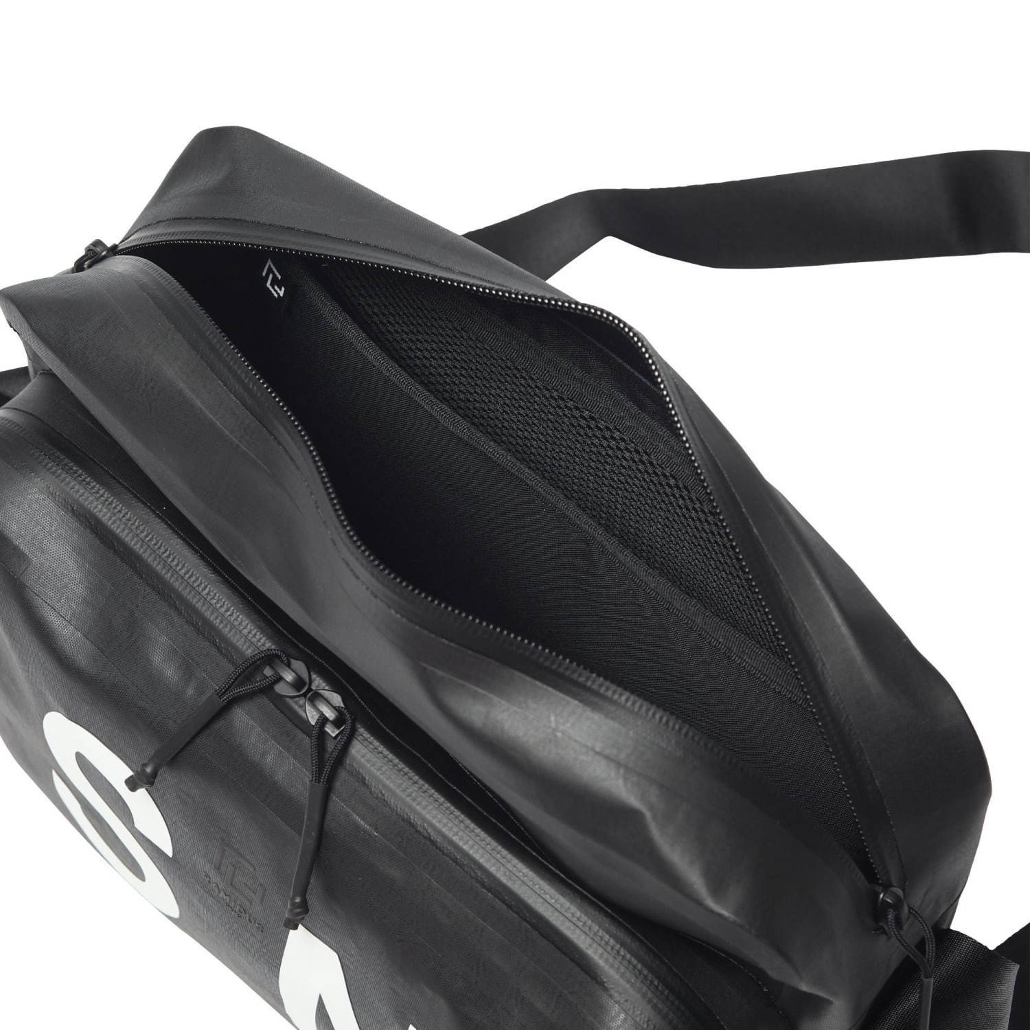 アンダーカバー×ラミダスのバッグ、グラフィックプリントを配した黒ショルダー＆ウエストバッグ｜写真32