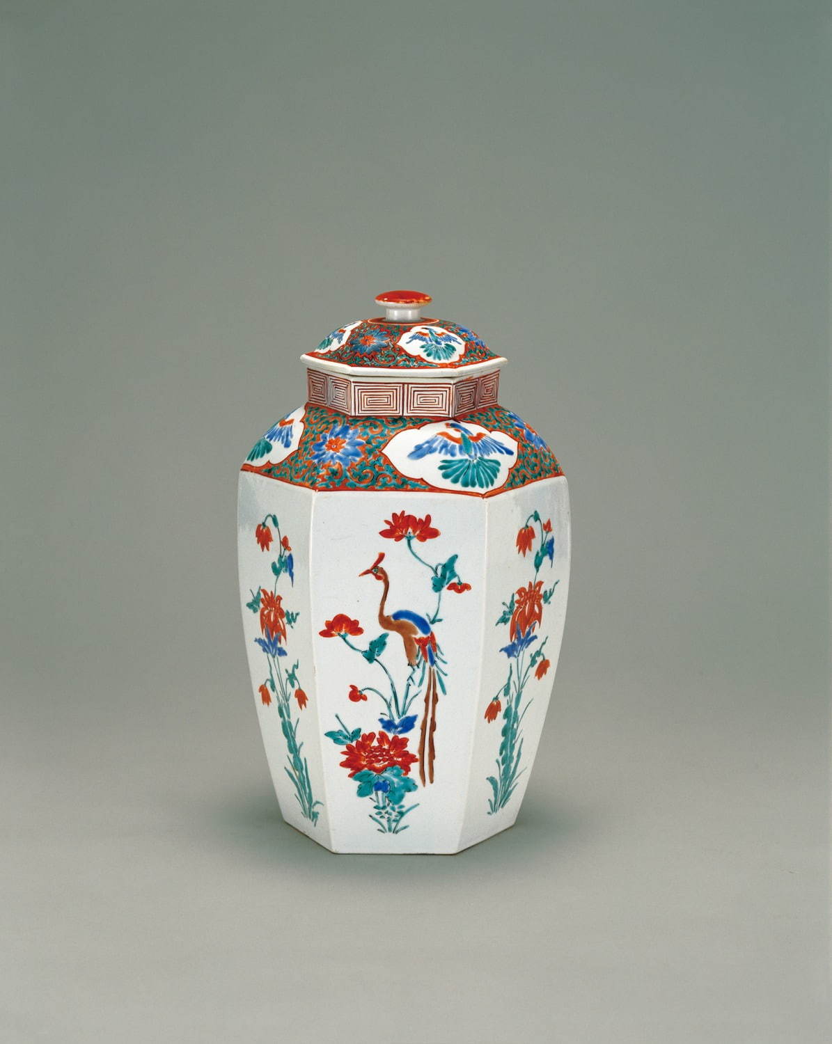 色絵花鳥文六角壺 一合 
江戸時代 17世紀 サントリー美術館