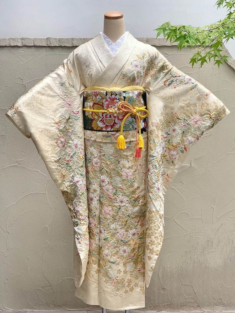 1人で着られる三部式着物「ドリッコきもの」京都高島屋で、3つのパーツに分かれる訪問着や振袖｜写真1