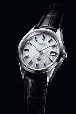 ザ・シチズン、プラチナ箔が“雪のように舞う”土佐和紙ダイヤルの限定腕時計｜写真3