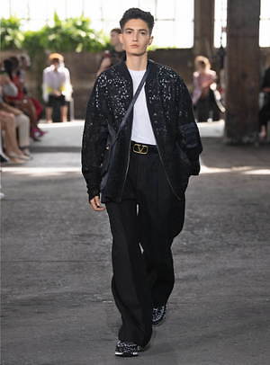 w300_VALENTINO_2021ss_002.jpg