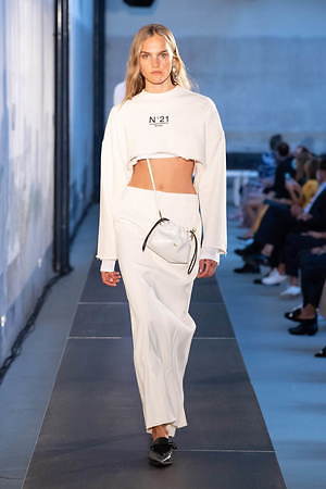 ヌメロ ヴェントゥーノ(N21) 2021年春夏ウィメンズコレクション  - 写真3