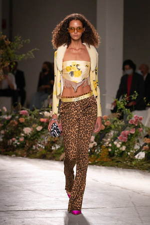 ブルマリン(Blumarine) 2021年春夏ウィメンズコレクション  - 写真24