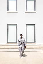 エンポリオ アルマーニ 2021年春夏メンズコレクション、ダイナミックな都市になじむ軽快な装い｜写真17