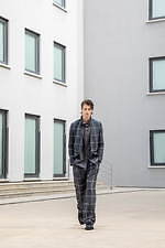 エンポリオ アルマーニ 2021年春夏メンズコレクション、ダイナミックな都市になじむ軽快な装い｜写真21