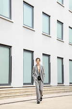 エンポリオ アルマーニ 2021年春夏メンズコレクション、ダイナミックな都市になじむ軽快な装い｜写真22