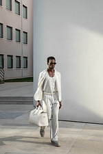 エンポリオ アルマーニ 2021年春夏メンズコレクション、ダイナミックな都市になじむ軽快な装い｜写真36