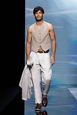 ジョルジオ アルマーニ 2021年春夏メンズコレクション、柔らかくも凛とした佇まい｜写真11