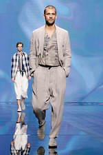 ジョルジオ アルマーニ 2021年春夏メンズコレクション、柔らかくも凛とした佇まい｜写真26