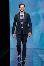 ジョルジオ アルマーニ 2021年春夏メンズコレクション、柔らかくも凛とした佇まい｜写真28