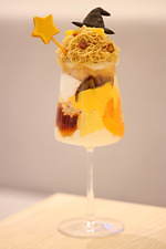 「巣ごもりパンケーキ和栗」静岡で、さくさくメレンゲとふわふわパンケーキの上に和栗ペーストをたっぷり｜写真2