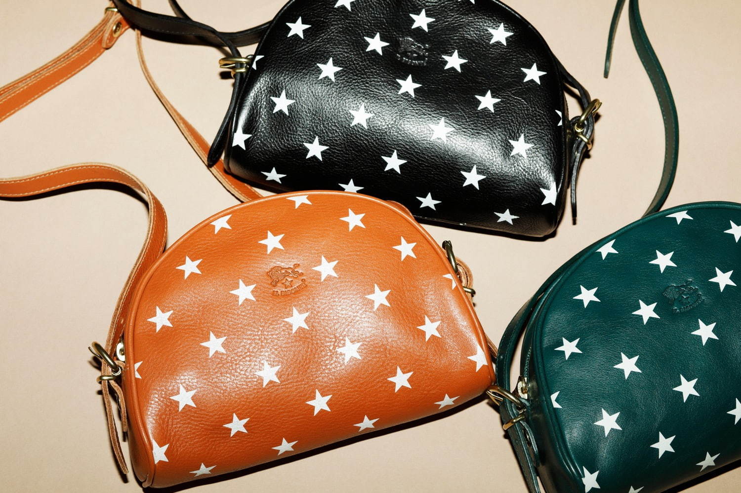 イル ビゾンテ“スター”を散りばめたバッグ＆財布、使い込むほど味が出るバケッタレザー｜写真1