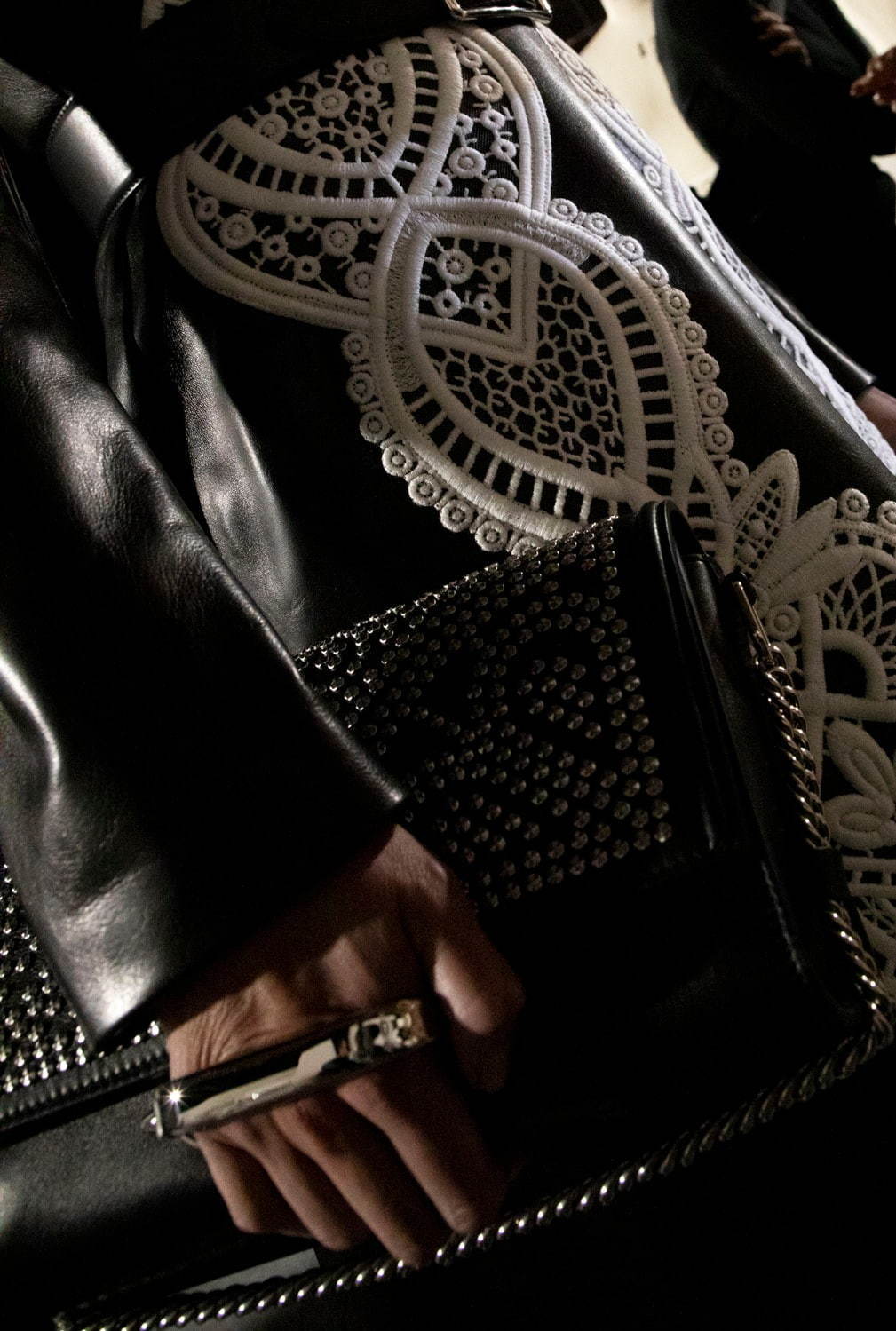 マックイーン(McQueen) ストーリーショルダー｜写真21