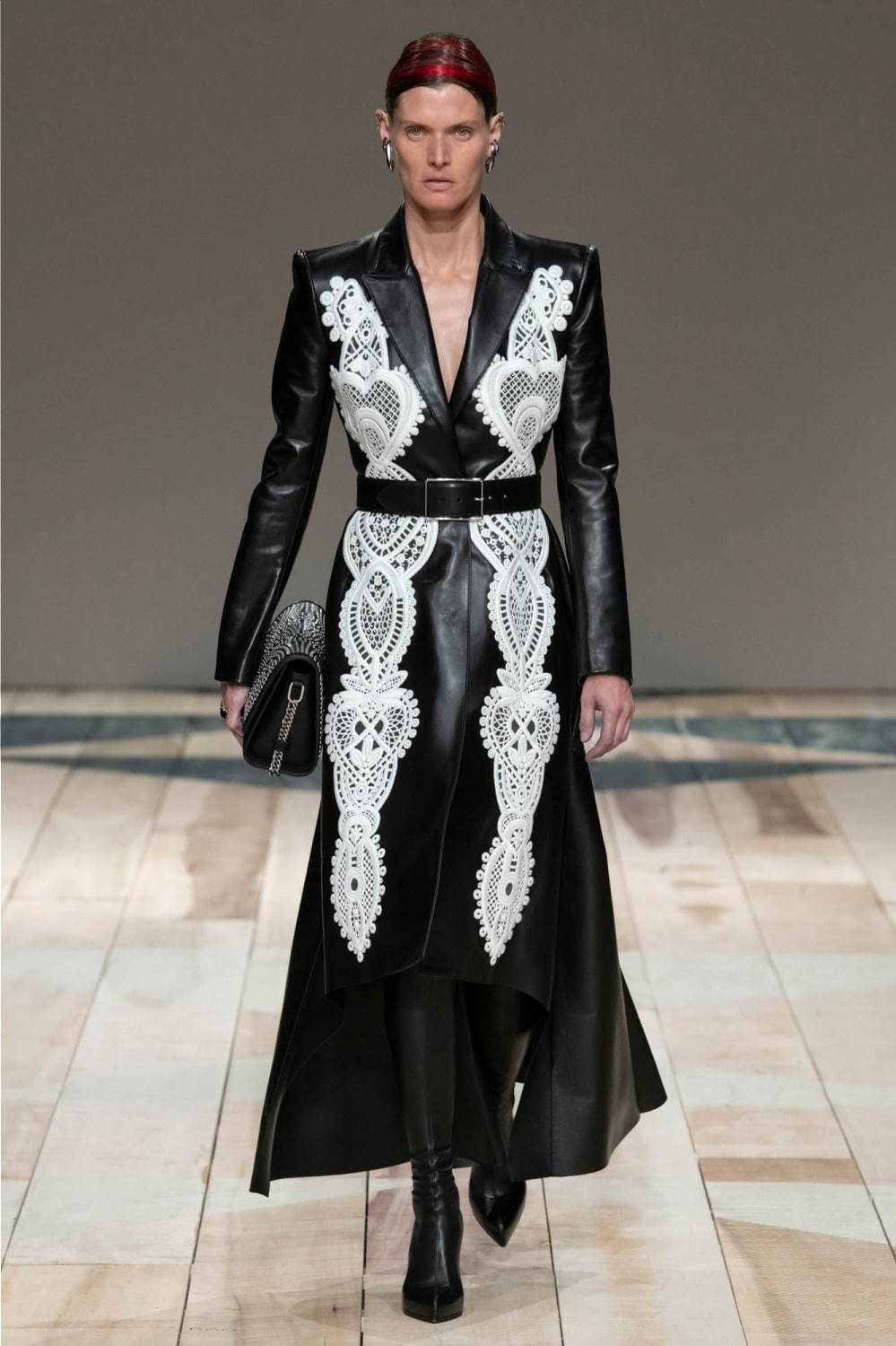 マックイーン(McQueen) ストーリーショルダー｜写真20