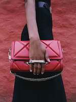 マックイーン(McQueen) ストーリーショルダー｜写真5