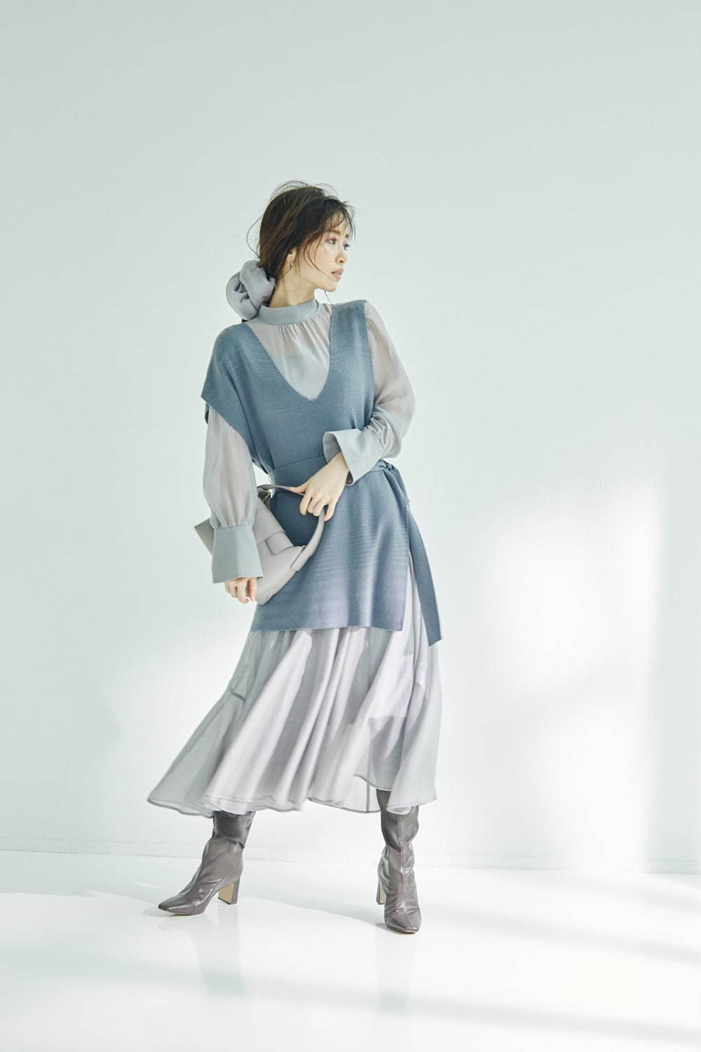 スナイデル年冬新作 透け感プリーツスカートや 1枚で簡単レイヤード ベスト付きワンピース ファッションプレス