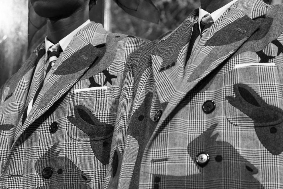 トム ブラウン“ノアの方舟”着想のアニマル柄メンズ・ウィメンズウェア、新宿伊勢丹でワッペンサービスも