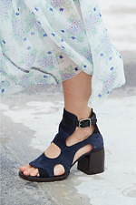 クロエ 2021年春夏コレクション -“コラージュ”で描くフェミニニティ｜写真44