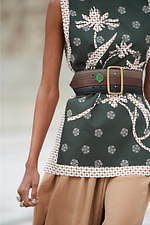 クロエ 2021年春夏コレクション -“コラージュ”で描くフェミニニティ｜写真53