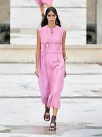 クロエ 2021年春夏コレクション -“コラージュ”で描くフェミニニティ｜写真1